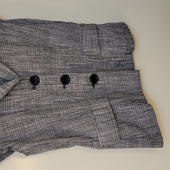 MONROE & MAIN Button Down Short Sleeve Geek Emo Shacket - Picture 6 of 8